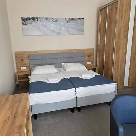 Czarna Gora 415 Sienna (Klodzko)